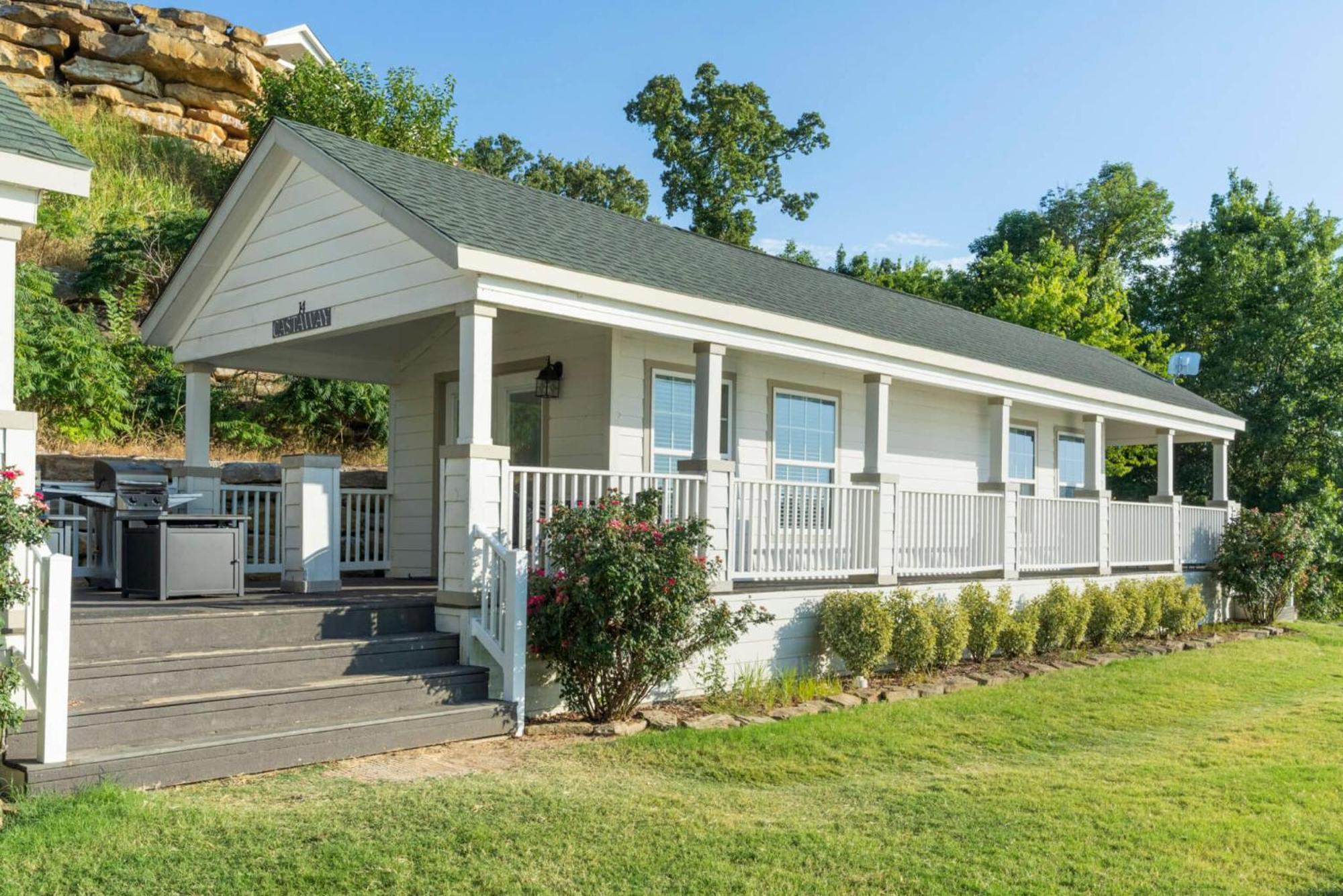 Crosstimbers Marina And Cottages Sperry エクステリア 写真