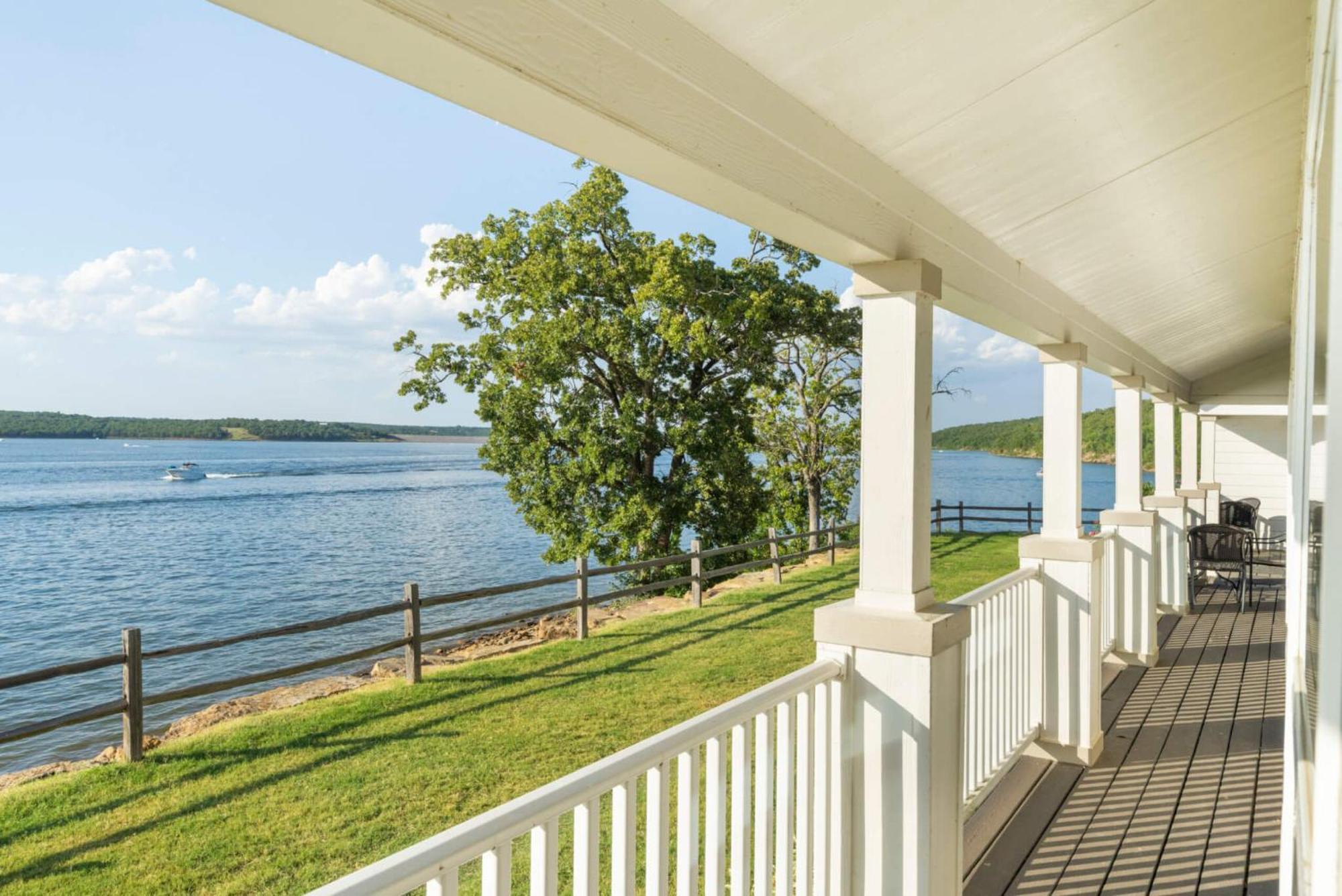 Crosstimbers Marina And Cottages Sperry エクステリア 写真