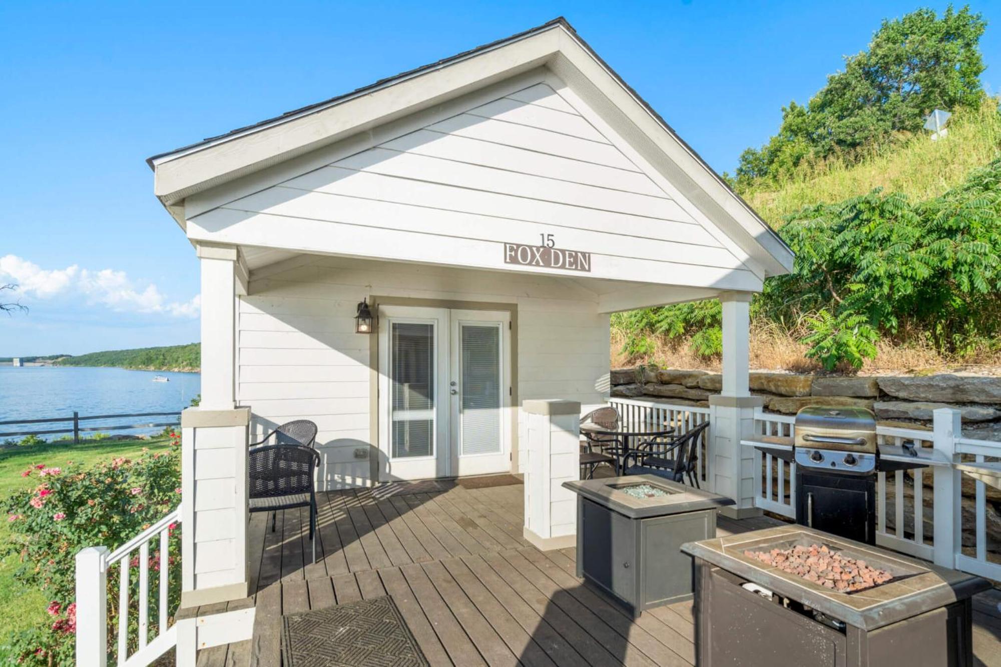 Crosstimbers Marina And Cottages Sperry エクステリア 写真
