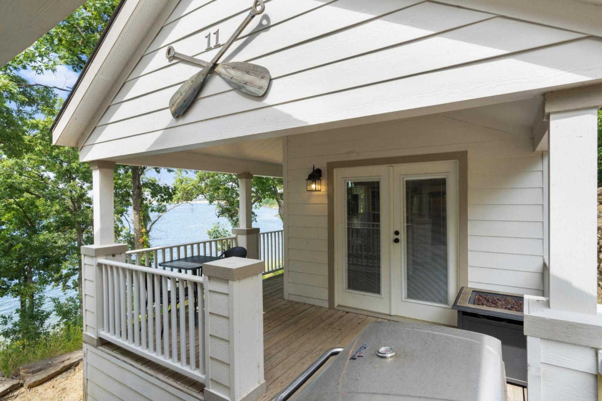 Crosstimbers Marina And Cottages Sperry エクステリア 写真