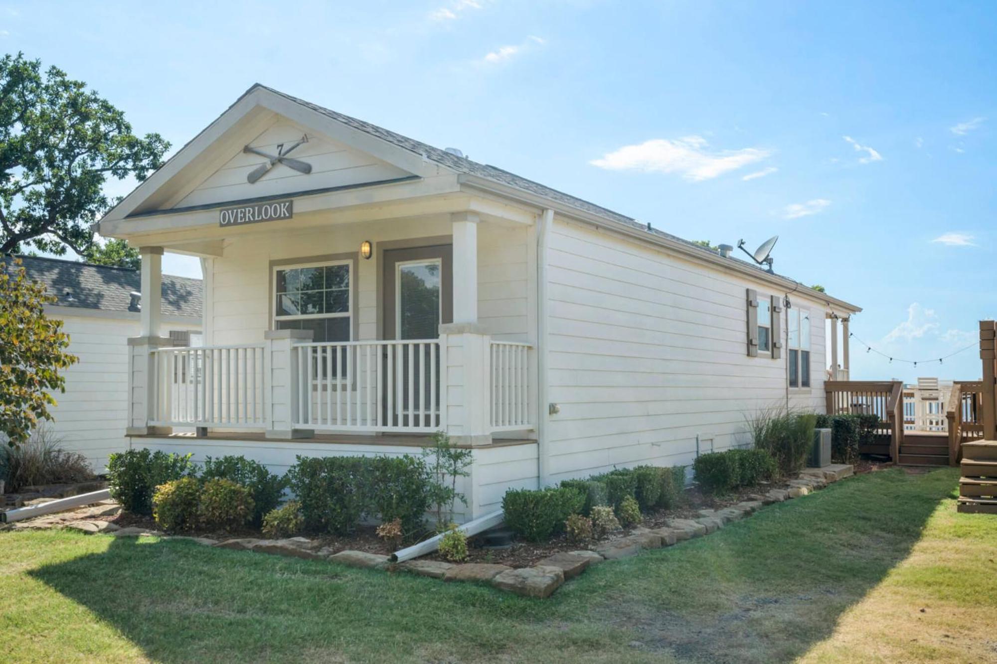 Crosstimbers Marina And Cottages Sperry エクステリア 写真