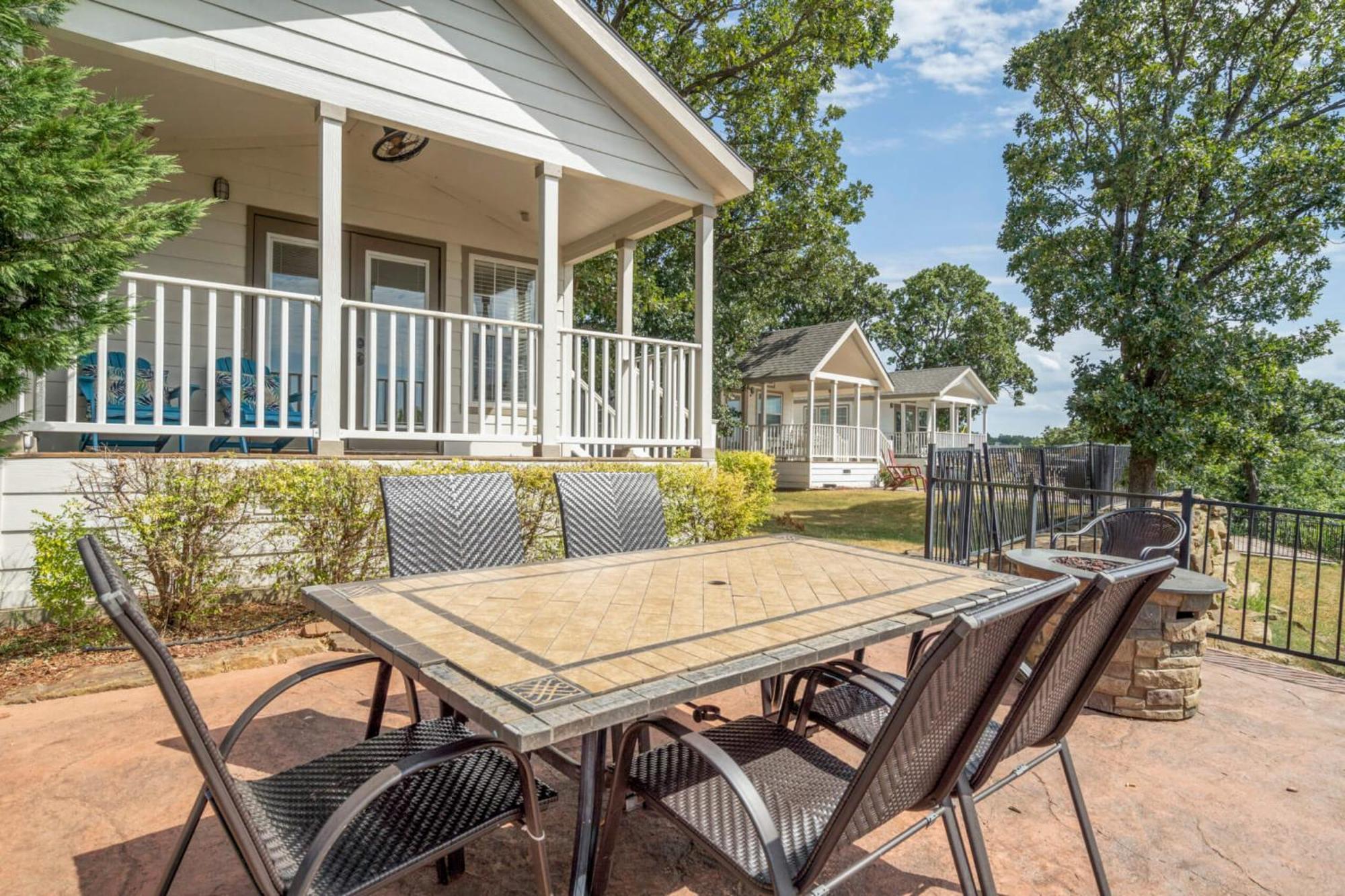 Crosstimbers Marina And Cottages Sperry エクステリア 写真