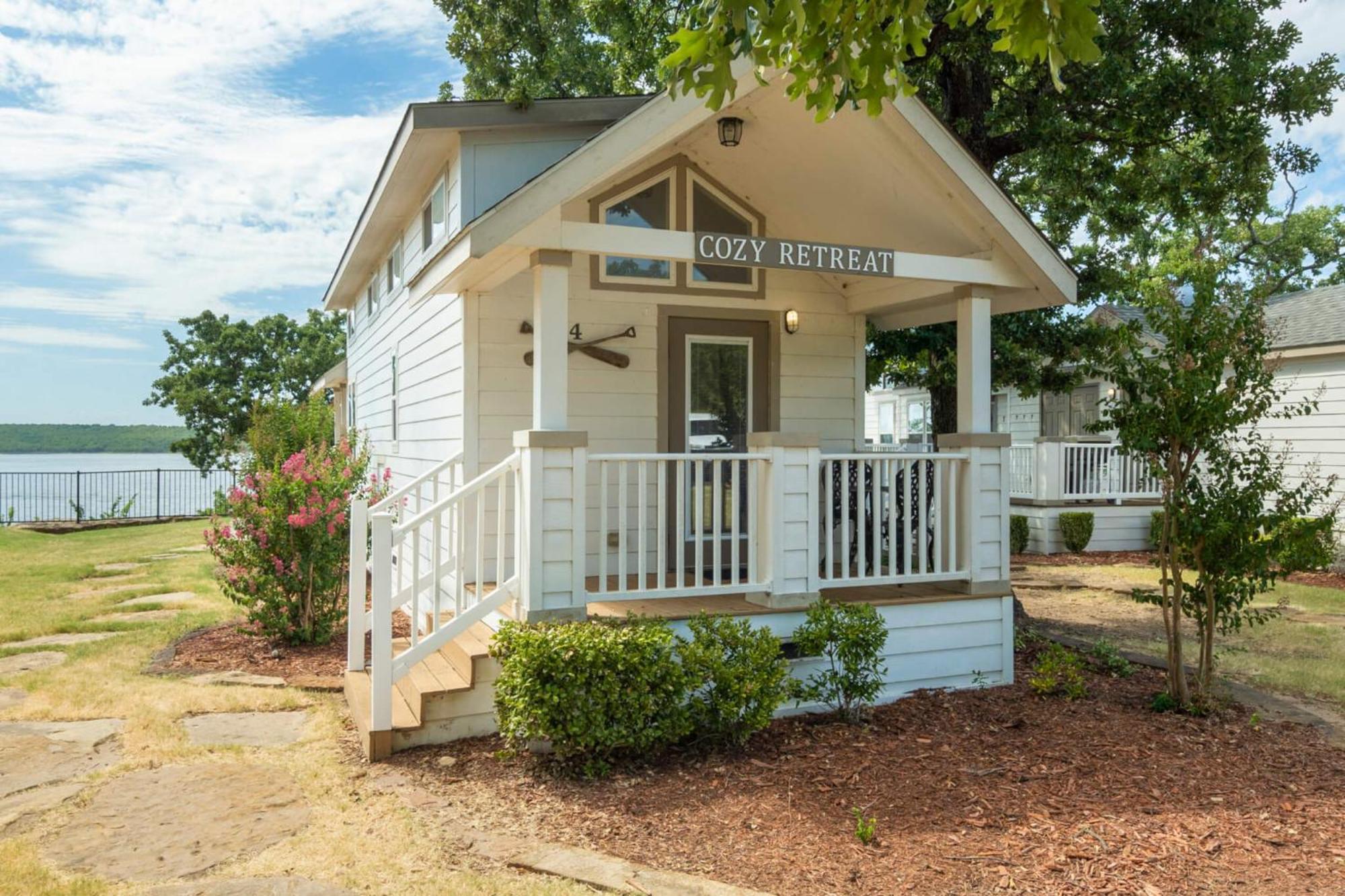 Crosstimbers Marina And Cottages Sperry エクステリア 写真