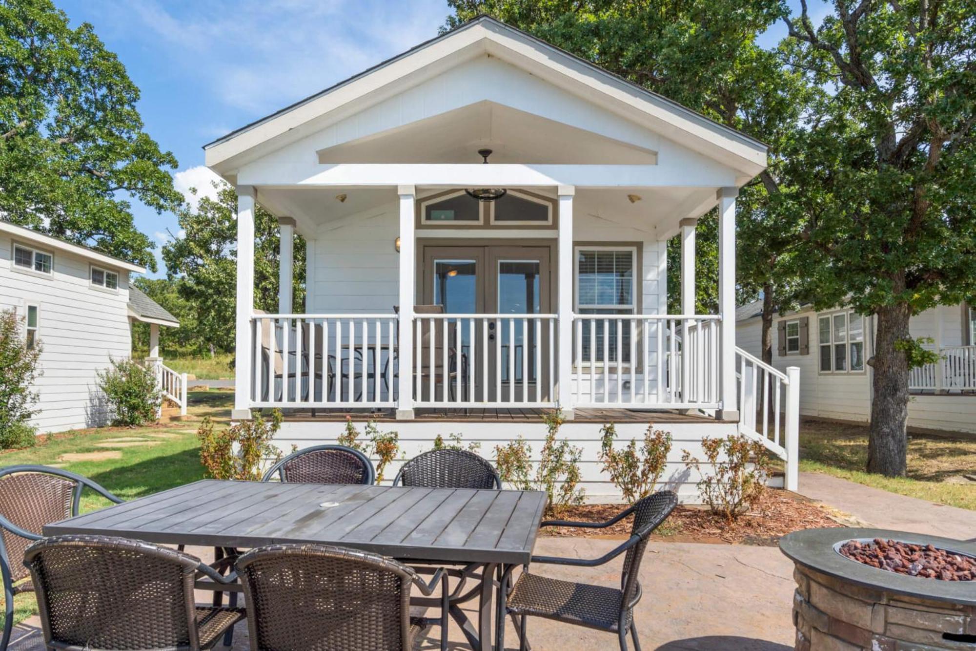 Crosstimbers Marina And Cottages Sperry エクステリア 写真
